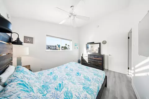 Bedroom - 340-350 E Ocean Dr #KEY colony, Key Colony Beach, FL 33051 photo 4 of 15