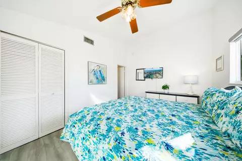 Bedroom - 340-350 E Ocean Dr #KEY colony, Key Colony Beach, FL 33051 photo 15 of 15