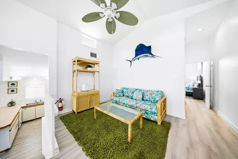 Living - 340-350 E Ocean Dr #KEY colony, Key Colony Beach, FL 33051 photo 4 of 7