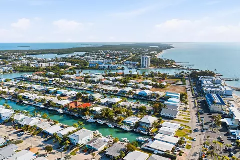 View/Area - 340-350 E Ocean Dr #KEY colony, Key Colony Beach, FL 33051 photo 16 of 19