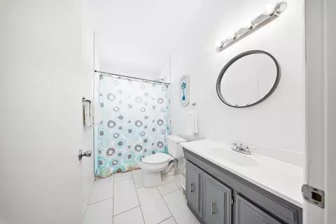Bath - 340-350 E Ocean Dr #KEY colony, Key Colony Beach, FL 33051 photo 5 of 5