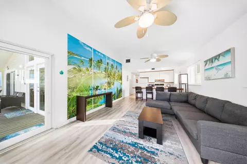 Living - 340-350 E Ocean Dr #KEY colony, Key Colony Beach, FL 33051 photo 7 of 7