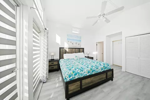 Bedroom - 340-350 E Ocean Dr #KEY colony, Key Colony Beach, FL 33051 photo 7 of 15