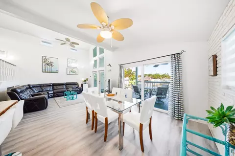 Dining - 340-350 E Ocean Dr #KEY colony, Key Colony Beach, FL 33051 photo 2 of 2