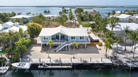 View/Area - 16823 E Point Dr, Sugarloaf Key, FL 33042 photo 2 of 8