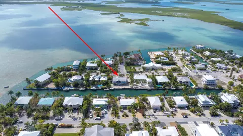 View/Area - 16823 E Point Dr, Sugarloaf Key, FL 33042 photo 3 of 8