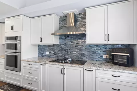 Kitchen - 16823 E Point Dr, Sugarloaf Key, FL 33042 photo 3 of 8