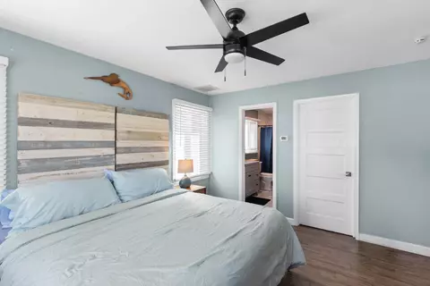 Bedroom - 16823 E Point Dr, Sugarloaf Key, FL 33042 photo 3 of 5