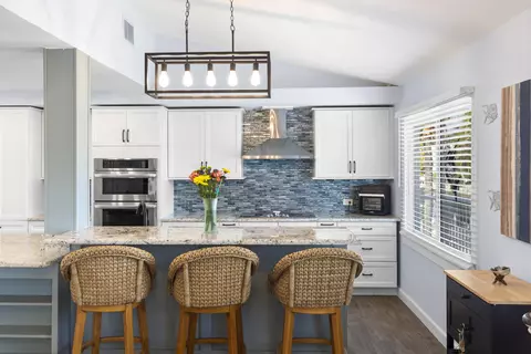 Kitchen - 16823 E Point Dr, Sugarloaf Key, FL 33042 photo 4 of 8