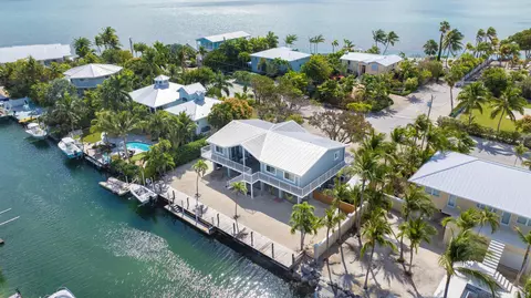 View/Area - 16823 E Point Dr, Sugarloaf Key, FL 33042 photo 6 of 8
