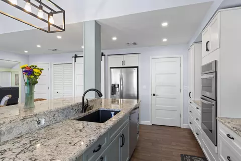 Kitchen - 16823 E Point Dr, Sugarloaf Key, FL 33042 photo 6 of 8