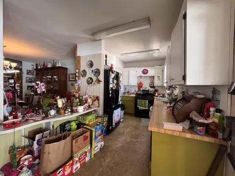 Kitchen - 110 E Ridge Rd, Islamorada, FL 33036 photo 1 of 4