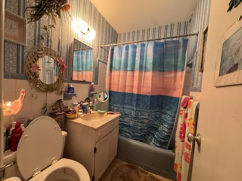 Bath - 110 E Ridge Rd, Islamorada, FL 33036 photo 3 of 4