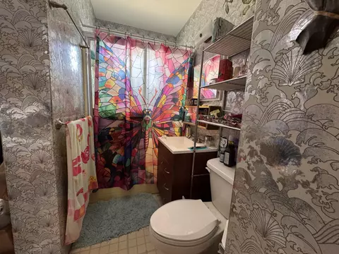 Bath - 110 E Ridge Rd, Islamorada, FL 33036 photo 1 of 4
