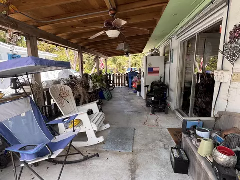 Exterior - 110 E Ridge Rd, Islamorada, FL 33036 photo 5 of 8