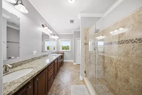 Bath - 116 Avenue K, Marathon, FL 33050 photo 1 of 4