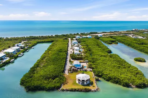 View/Area - 116 Avenue K, Marathon, FL 33050 photo 3 of 11