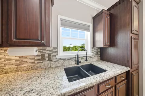 Kitchen - 116 Avenue K, Marathon, FL 33050 photo 4 of 4