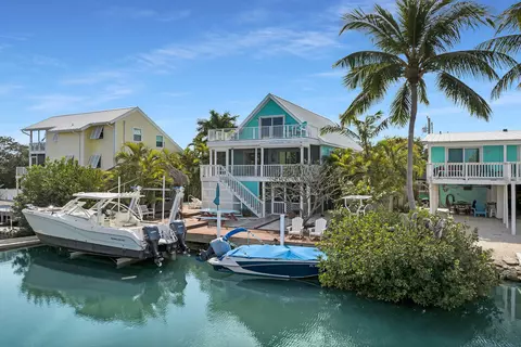 845 Pirates Rd, Little Torch Key, FL 33042
