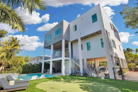 255 W Seaview Cir, Duck Key, FL 33050