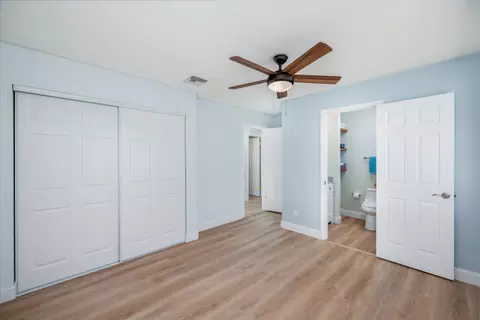 Bedroom - 29048 Iris Dr, Big Pine Key, FL 33043 photo 2 of 4