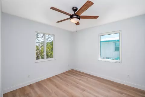 Bedroom - 29048 Iris Dr, Big Pine Key, FL 33043 photo 3 of 4