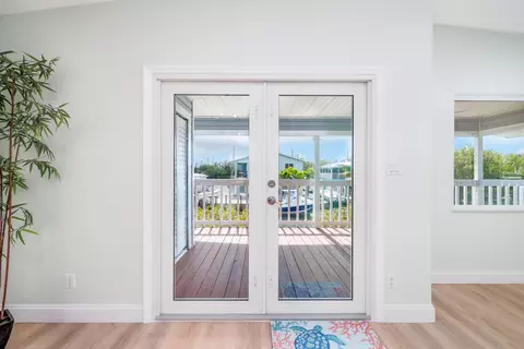 Entry Way - 29048 Iris Dr, Big Pine Key, FL 33043 photo 2 of 2