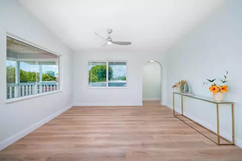 Living - 29048 Iris Dr, Big Pine Key, FL 33043 photo 4 of 5