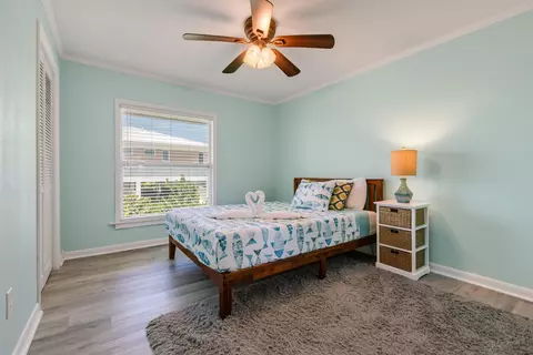 Bedroom - 280290 3rd St, Key Colony, FL 33051 photo 6 of 7
