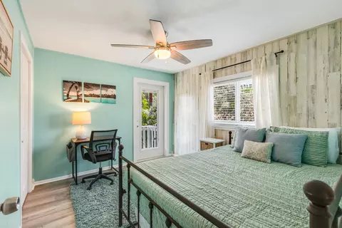 Bedroom - 280290 3rd St, Key Colony, FL 33051 photo 3 of 7