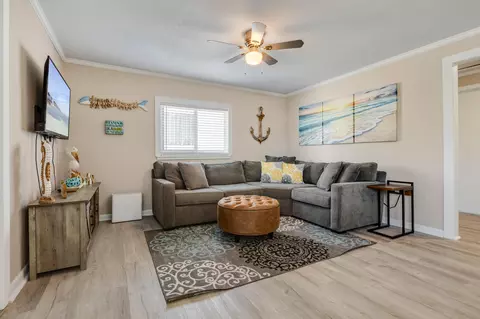 Living - 280290 3rd St, Key Colony, FL 33051 photo 4 of 4