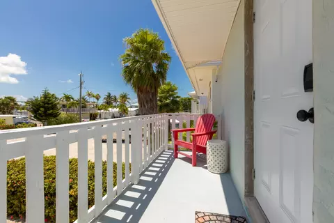 Exterior - 280290 3rd St, Key Colony, FL 33051 photo 5 of 7