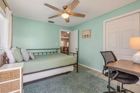 Bedroom - 280290 3rd St, Key Colony, FL 33051 photo 4 of 7