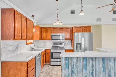 Kitchen - 477 W 105th Street Ocean, Marathon, FL 33050 photo 2 of 4
