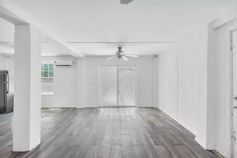 Living - 477 W 105th Street Ocean, Marathon, FL 33050 photo 3 of 4
