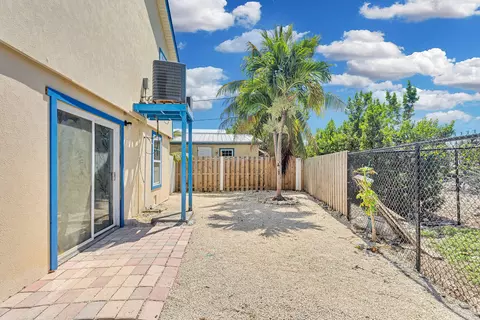 Exterior - 477 W 105th Street Ocean, Marathon, FL 33050 photo 5 of 7
