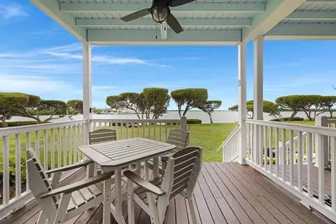 5067 Sunset Village Dr, Duck Key, FL 33050