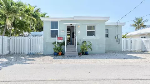 30 Orange Dr, Key Largo, FL 33037
