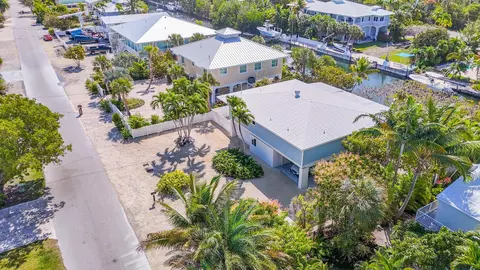 22874 Bluegill Ln, Cudjoe Key, FL 33042
