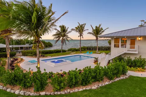 158 Sapodilla Dr, Islamorada, FL 33036