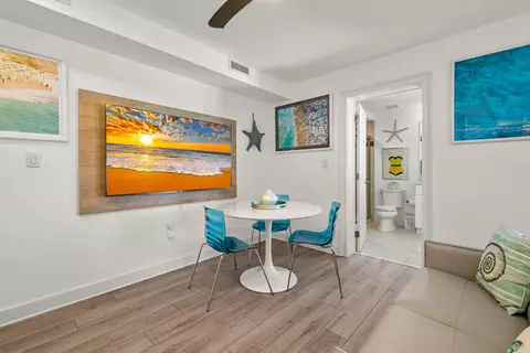 Dining - 443 Sombrero Beach Rd, Marathon, FL 33050 photo 1 of 7