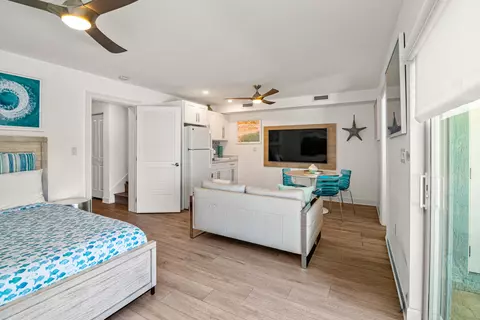 Bedroom - 443 Sombrero Beach Rd, Marathon, FL 33050 photo 4 of 12