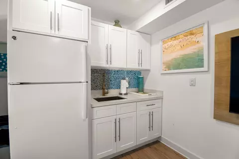 Kitchen - 443 Sombrero Beach Rd, Marathon, FL 33050 photo 1 of 4