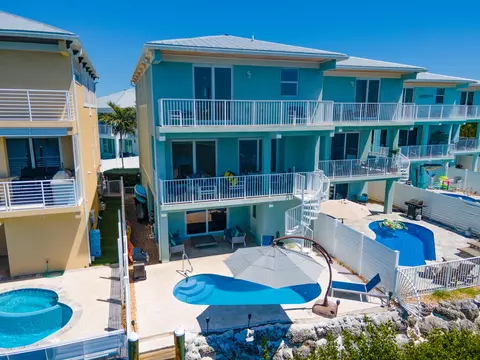 Exterior - 443 Sombrero Beach Rd, Marathon, FL 33050 photo 7 of 8