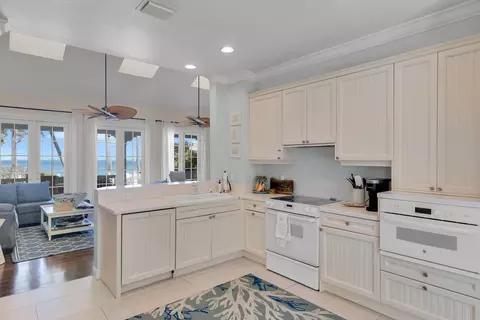 Kitchen - 5 Sunset Key Dr, Key West, FL 33040 photo 2 of 3