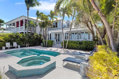 Exterior - 5 Sunset Key Dr, Key West, FL 33040 photo 4 of 13