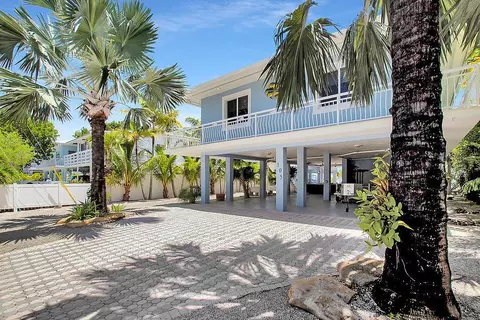 105 2nd Ln, Key Largo, FL 33037 photo 9