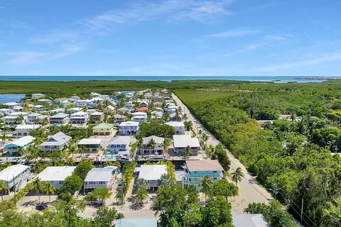 105 2nd Ln, Key Largo, FL 33037 photo 14