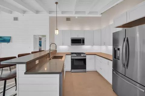Kitchen - 124 S Hammock Rd, Islamorada, FL 33036 photo 2 of 3