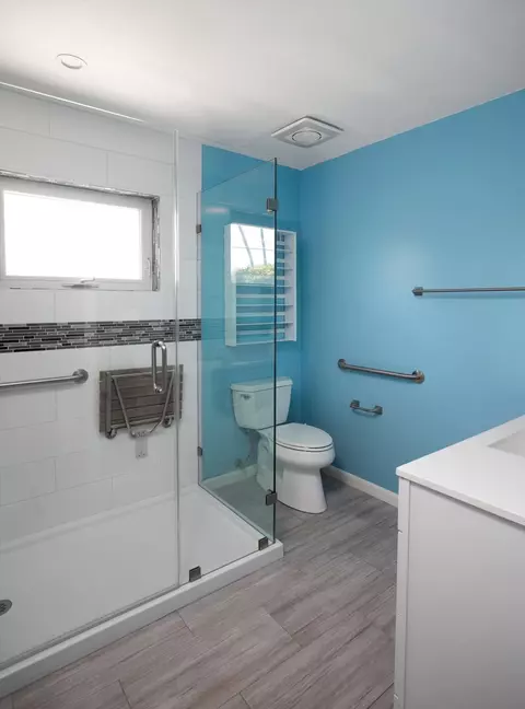 Bath - 3700 Northside Dr, Key West, FL 33040 photo 2 of 4